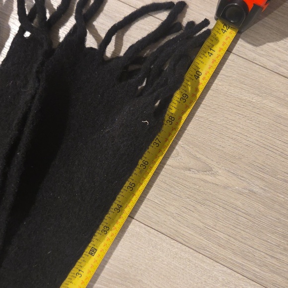 Uniqlo Wool Blend Scarf - Picture 4 of 4